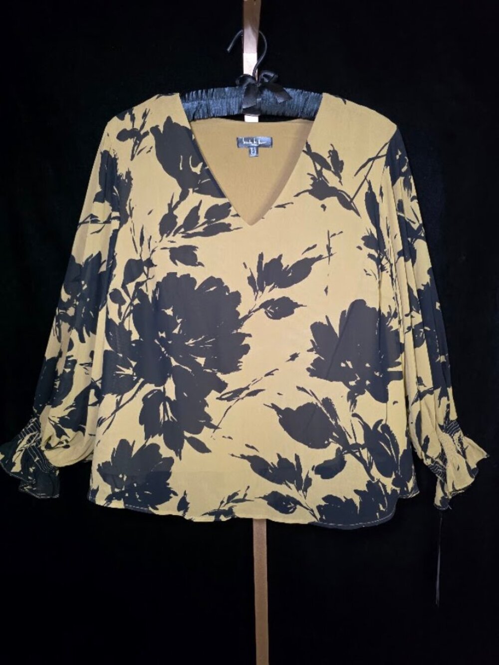 NWT Nicole Miller Floral Print V-Neck Blouse 2X